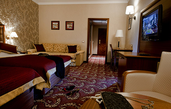 Oblazinjeno pohištvo za hotele in apartmaje.